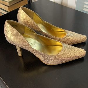 Woman’s Rampage Snakeskin Marlo Gold Metallic Pump